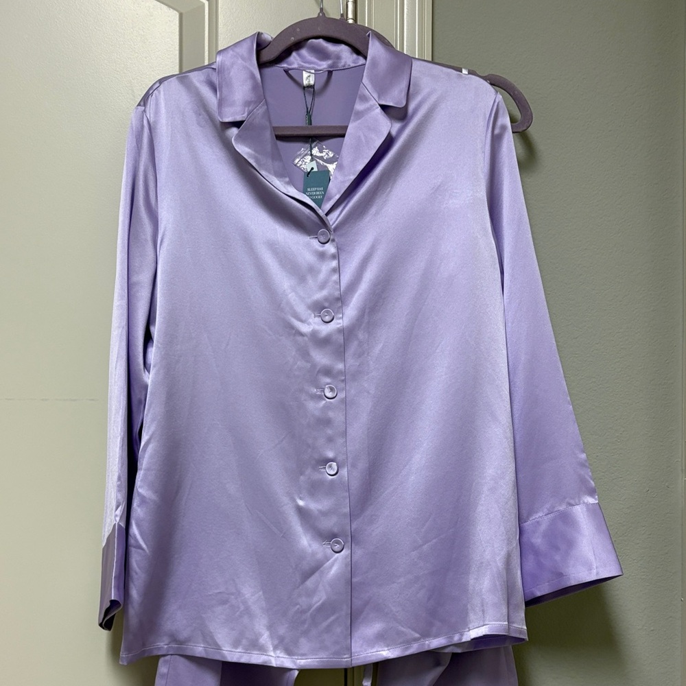 NWT 100% Silk Lavender Women's long sleeve Pajama Set Size Medium (8-10) - Picture 4 of 7